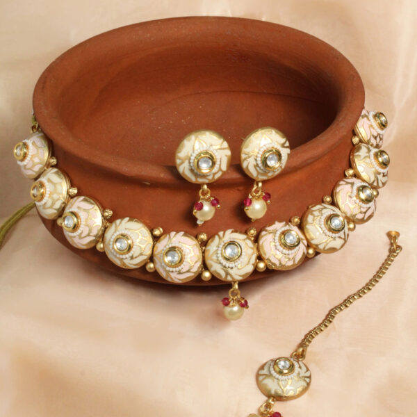 Enamel choker set